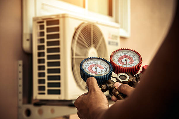 Professional Hvac Installation technician working in Aberdeen, OH